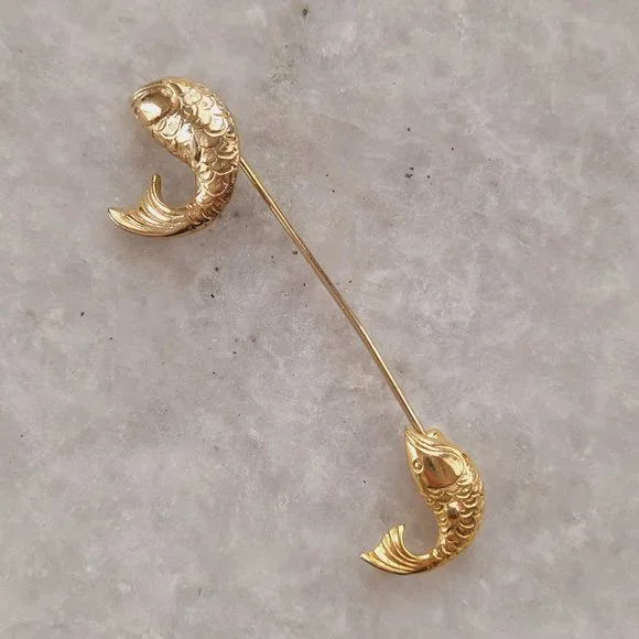 Vintage Gold Tone Jumping Koi Fish Stick Hat Pin Brooch - Picture 1 of 5